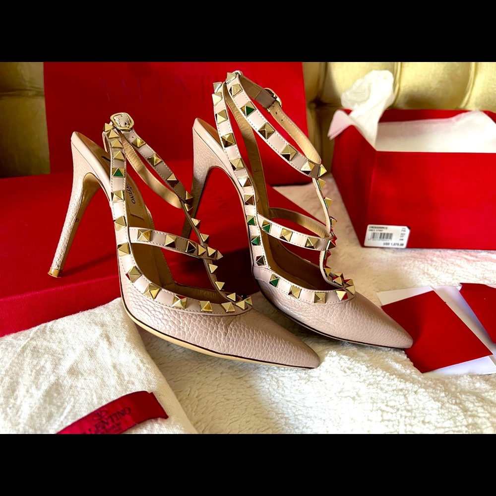 Valentino rockstar caged 100 NUDE grainy leather 37